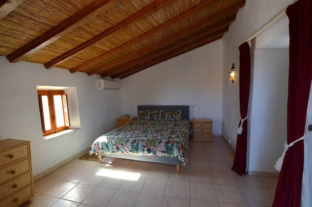 3 sypialnia Finka/Dom wiejski na sprzedaż w Lubrin z basenem garażem - 275 000 € (Ref: 9770851)