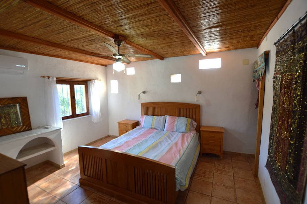 3 sypialnia Finka/Dom wiejski na sprzedaż w Lubrin z basenem garażem - 275 000 € (Ref: 9770851)