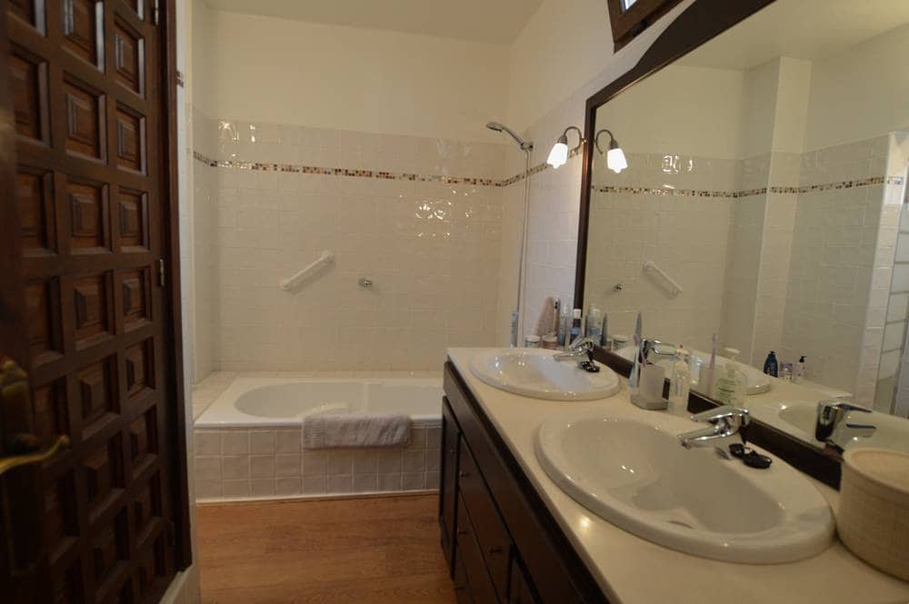 Chalet de 3 habitaciones en Bédar en venta con piscina garaje - 379.950 € (Ref: 9894734)