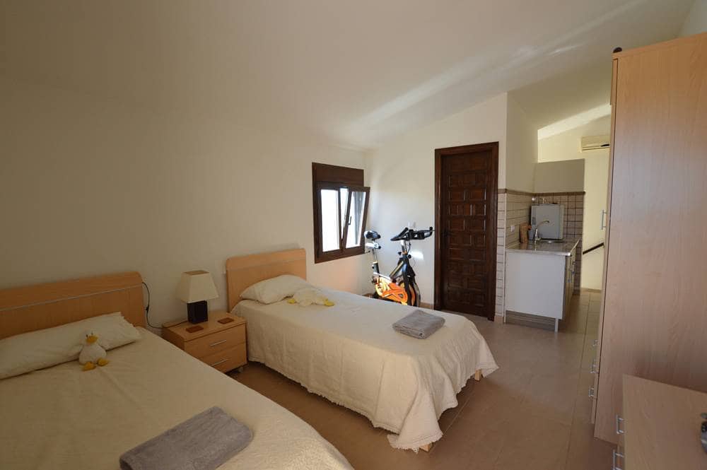 Chalet de 3 habitaciones en Bédar en venta con piscina garaje - 379.950 € (Ref: 9894734)