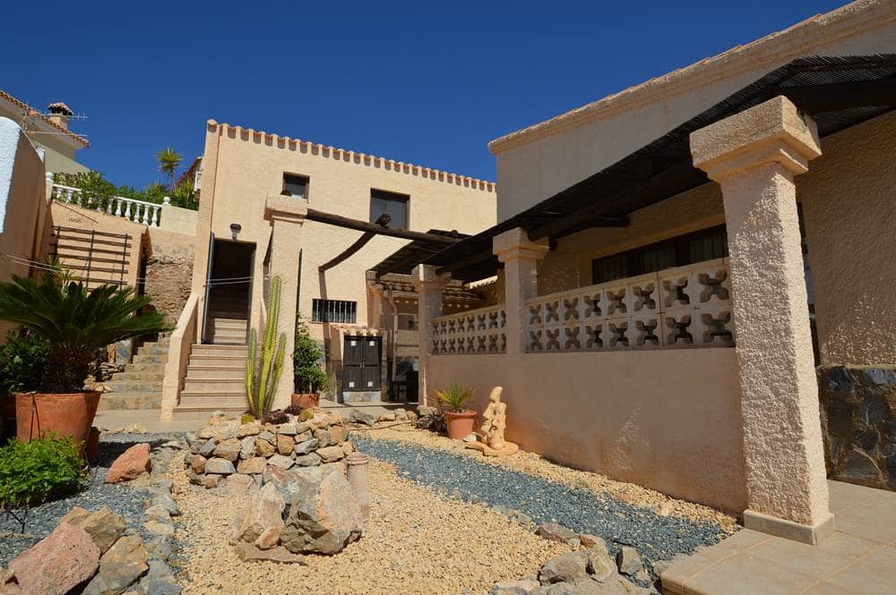 Chalet de 3 habitaciones en Bédar en venta con piscina garaje - 379.950 € (Ref: 9894734)