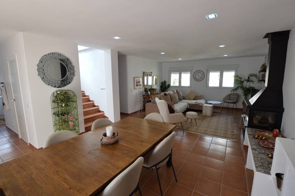 3 sypialnia Dom na sprzedaż w Bedar z basenem - 315 000 € (Ref: 9942797)