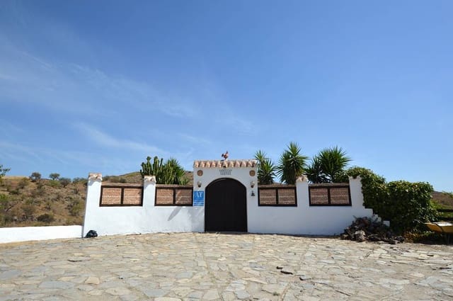 8 quarto Comercial para venda em Lubrín com piscina garagem - 580 000 € (Ref: 9943800)