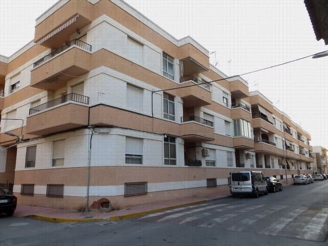 3 quarto Apartamento para arrendar em Daya Nueva com garagem - 700 € (Ref: 10141496)