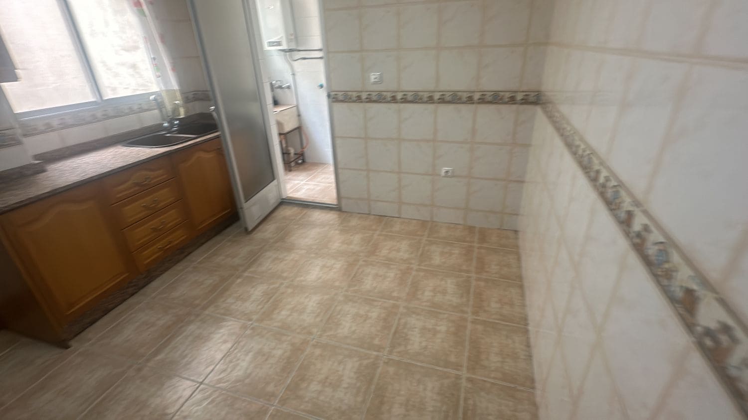 3 quarto Apartamento para arrendar em Daya Nueva com garagem - 700 € (Ref: 10141496)