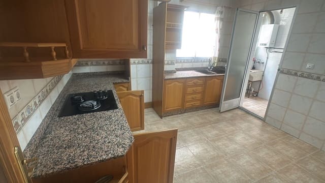 3 quarto Apartamento para arrendar em Daya Nueva com garagem - 700 € (Ref: 10141496)