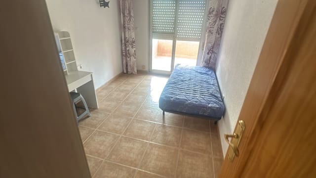 3 quarto Apartamento para arrendar em Daya Nueva com garagem - 700 € (Ref: 10141496)