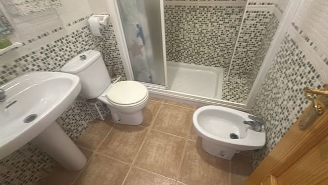 3 quarto Apartamento para arrendar em Daya Nueva com garagem - 700 € (Ref: 10141496)