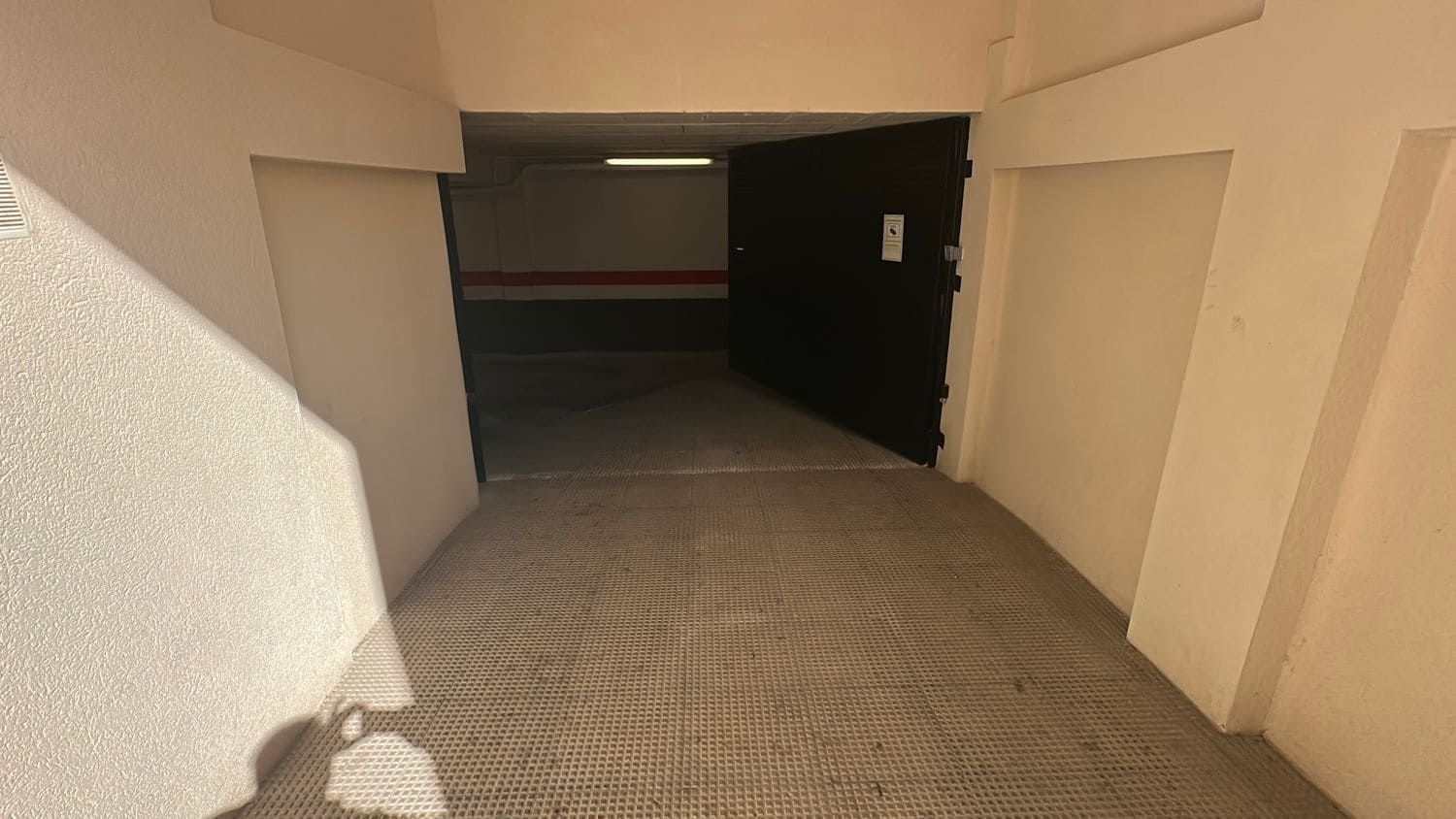 Garage for rent in Formentera del Segura - € 100 (Ref: 10164013)