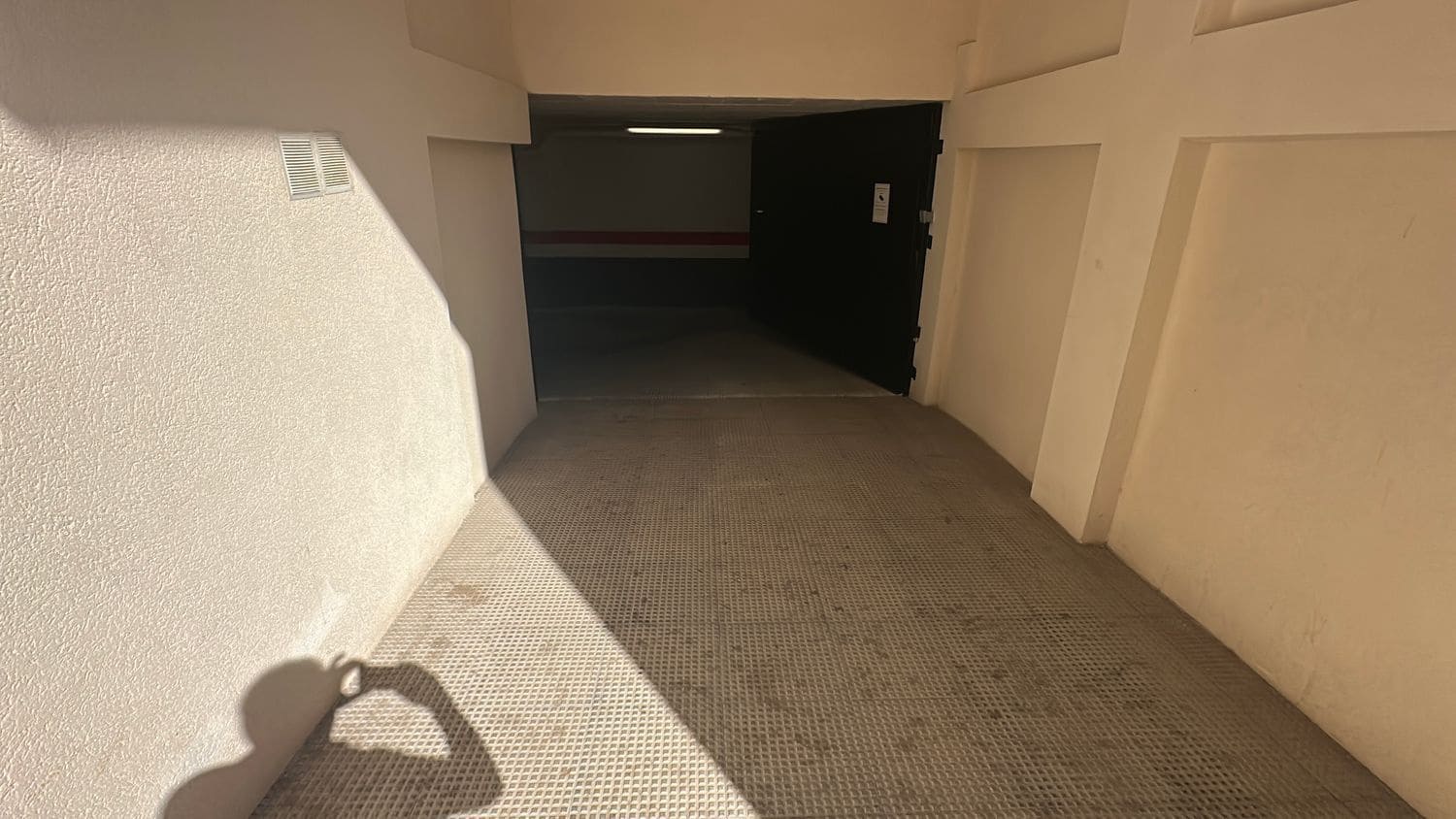 Garage for rent in Formentera del Segura - € 100 (Ref: 10164013)