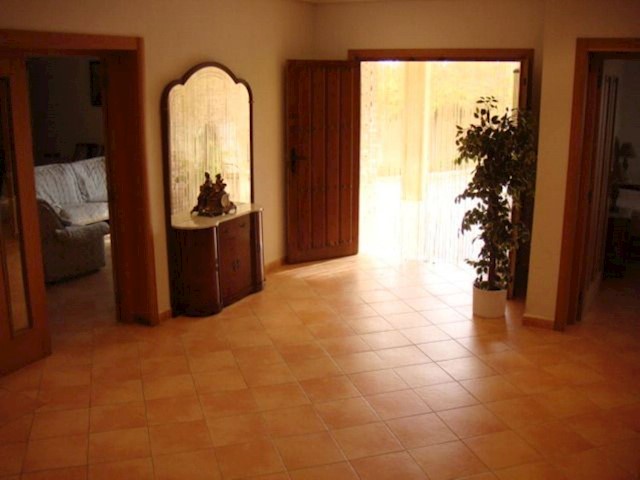 4 bedroom Villa for sale in Crevillente / Crevillent with garage - € 499,000 (Ref: 3342021)