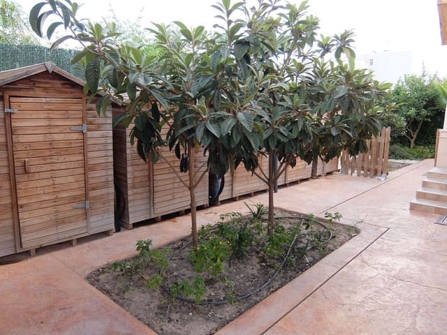 4 soveværelse Villa til salg i Las Bayas, Elche / Elx med swimmingpool garage - € 499.000 (Ref: 3707201)