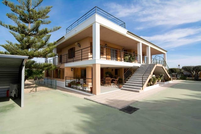 4 bedroom Villa for sale in Rafal with pool garage - € 745,000 (Ref: 3707226)