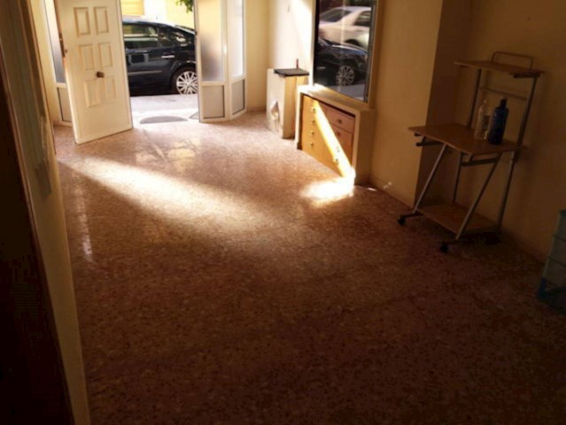 Commercial for sale in Almoradí - € 79,000 (Ref: 3738441)