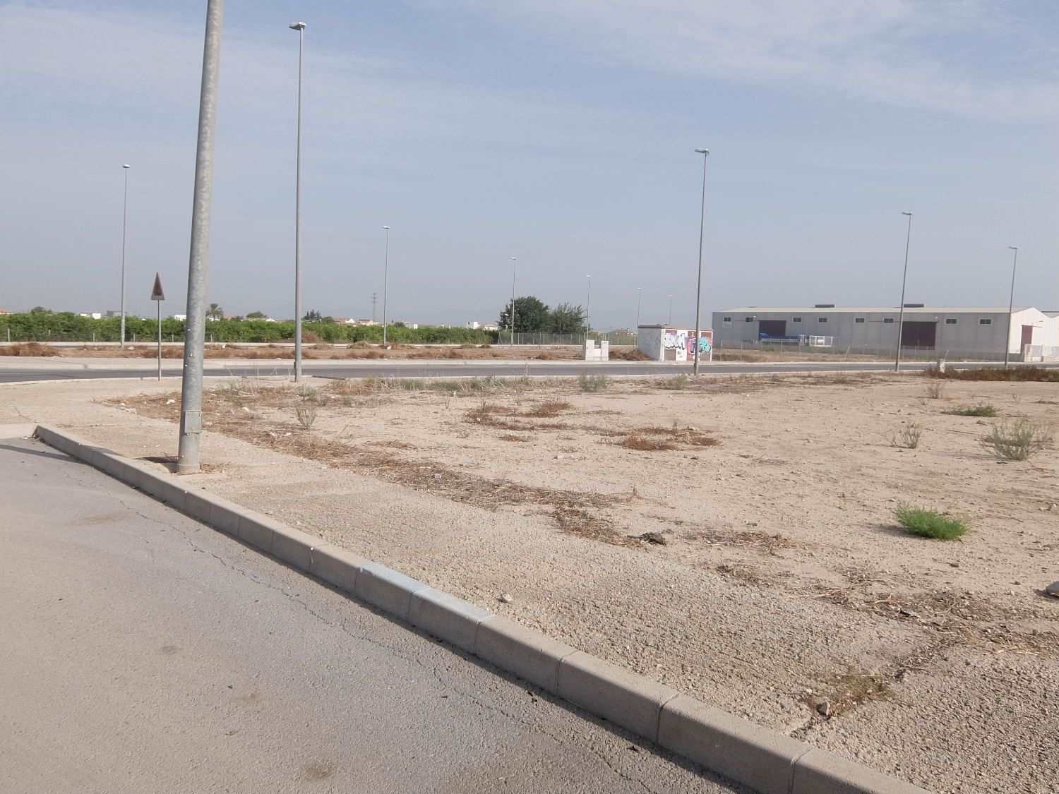 Ubebygd land til salgs i Almoradi - € 120 000 (Ref: 3738463)