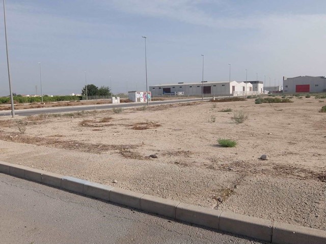 Teren niezagospodarowany na sprzedaż w Almoradí - 120 000 € (Ref: 3738463)