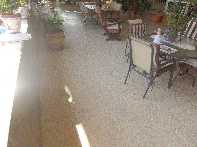 4 bedroom Villa for sale in Granja de Rocamora with garage - € 230,000 (Ref: 3738484)