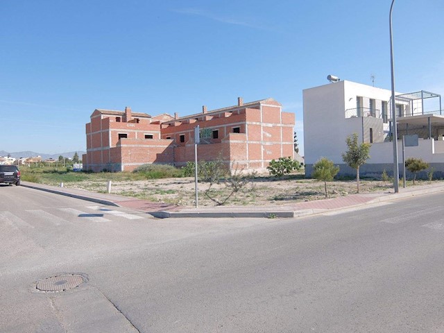 Mark till salu i Rafal - 245 000 € (Ref: 3911453)