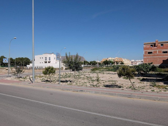 Mark till salu i Rafal - 245 000 € (Ref: 3911453)