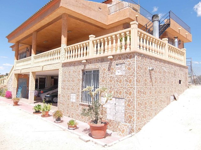 7 soverom Villa til salgs i Moralet, Alicante by med svømmebasseng garasje - € 410 000 (Ref: 3938044)