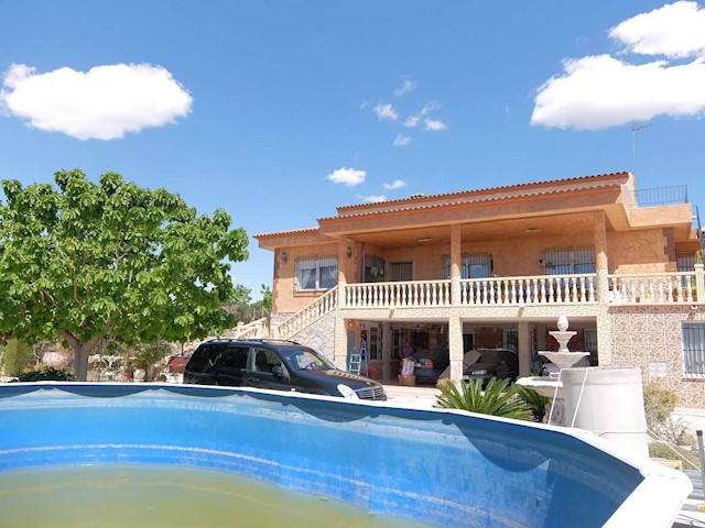 7 soverom Villa til salgs i Moralet, Alicante by med svømmebasseng garasje - € 410 000 (Ref: 3938044)