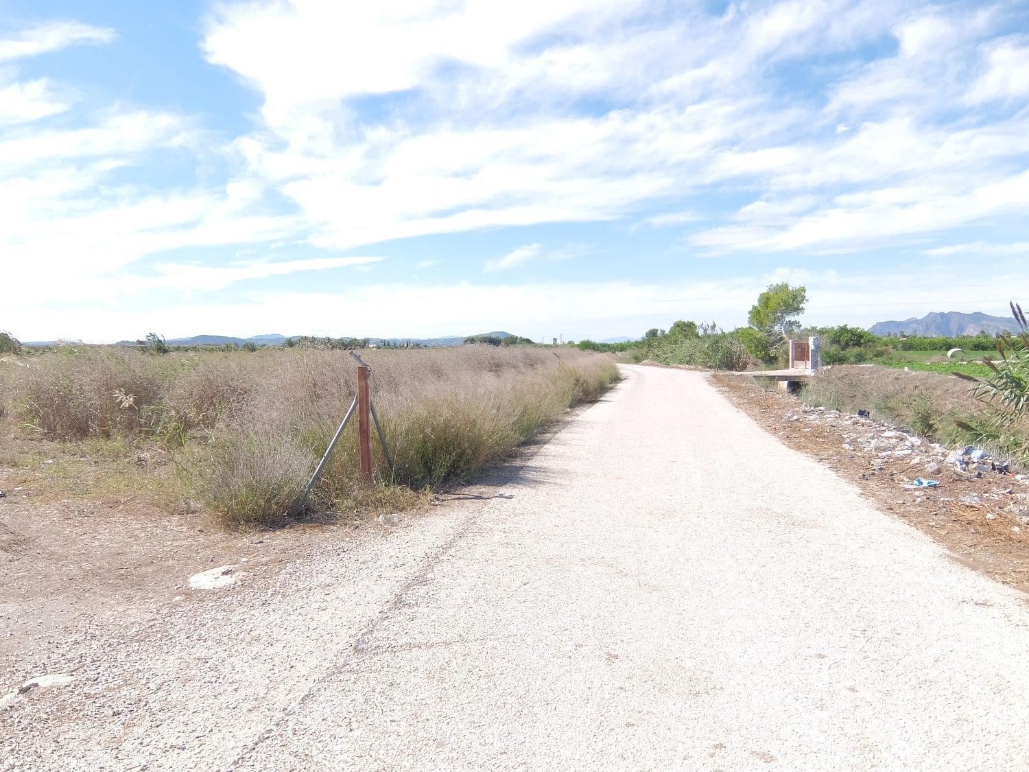 Grunde uden byggetilladelser til salg i Almoradi - € 144.000 (Ref: 4211862)