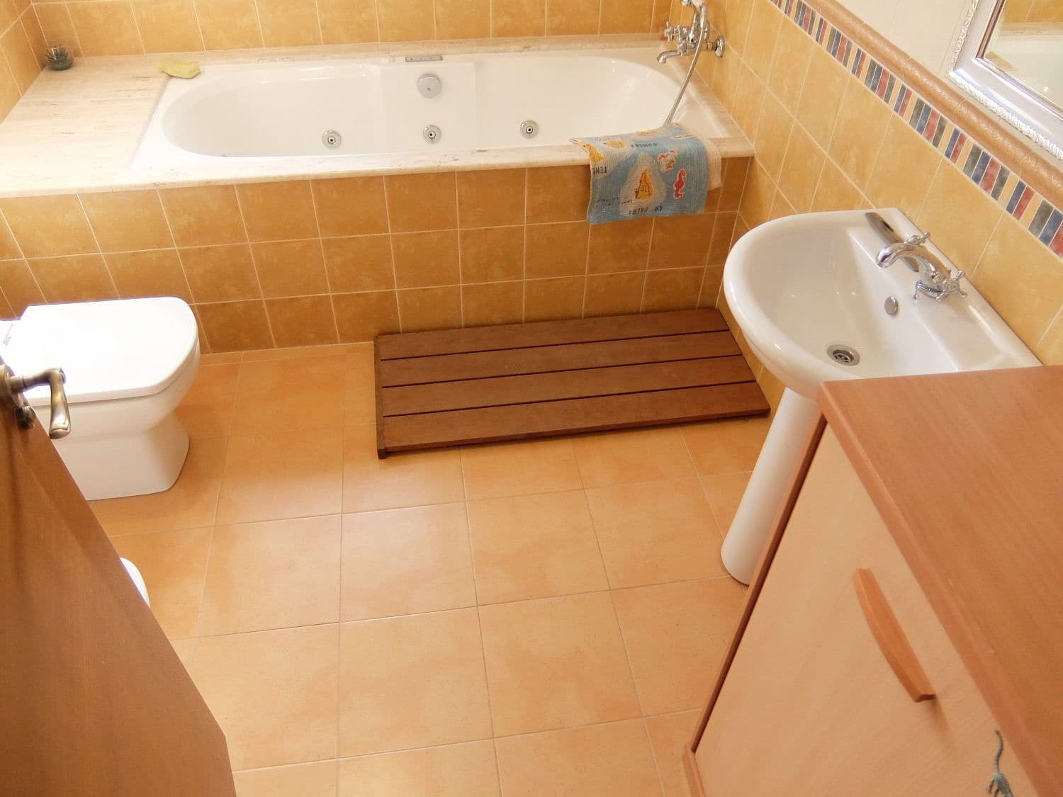 4 bedroom Villa for rent in Elche / Elx with pool garage - € 1,800 (Ref: 4637766)