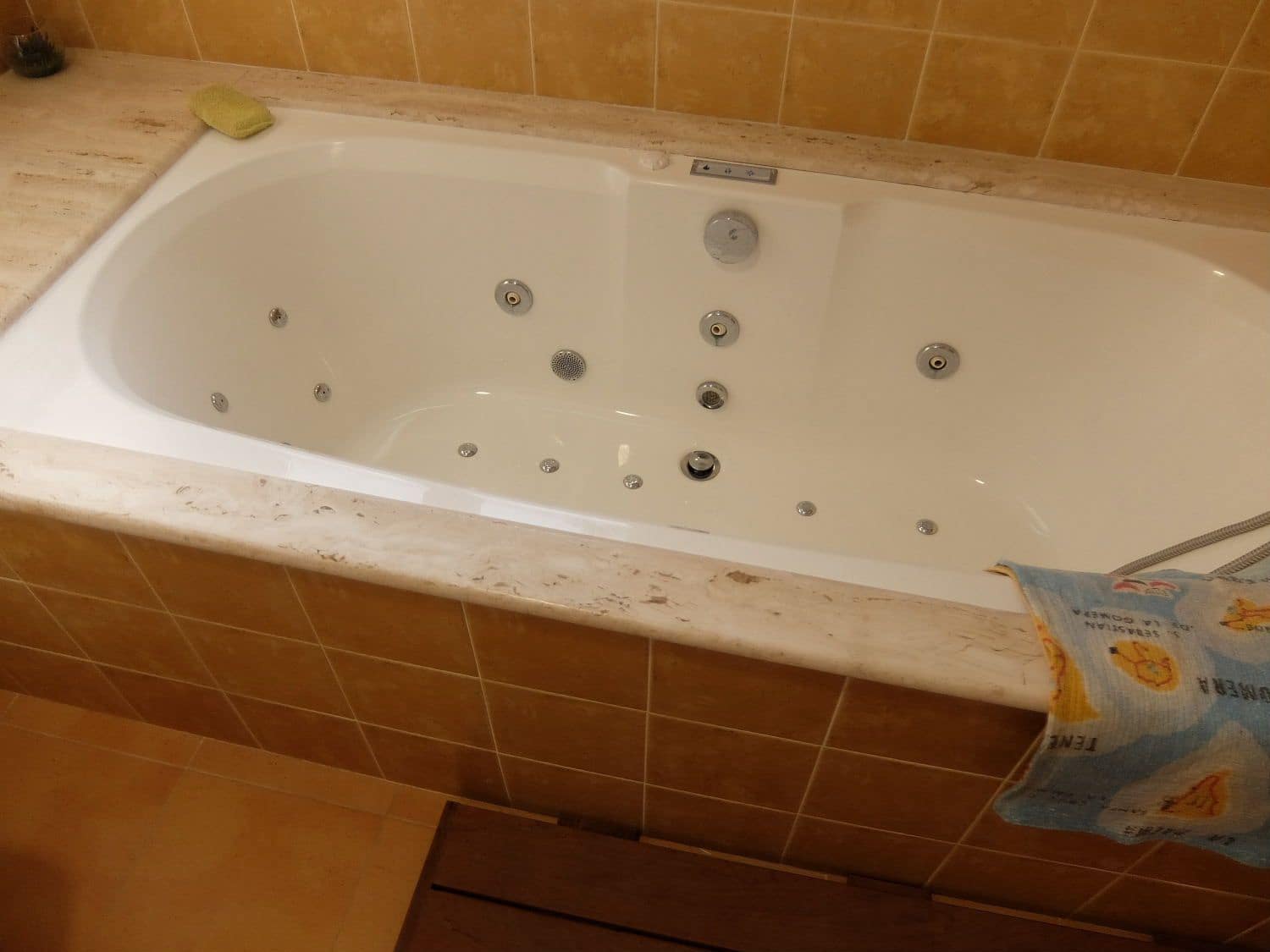 4 bedroom Villa for rent in Elche / Elx with pool garage - € 1,800 (Ref: 4637766)