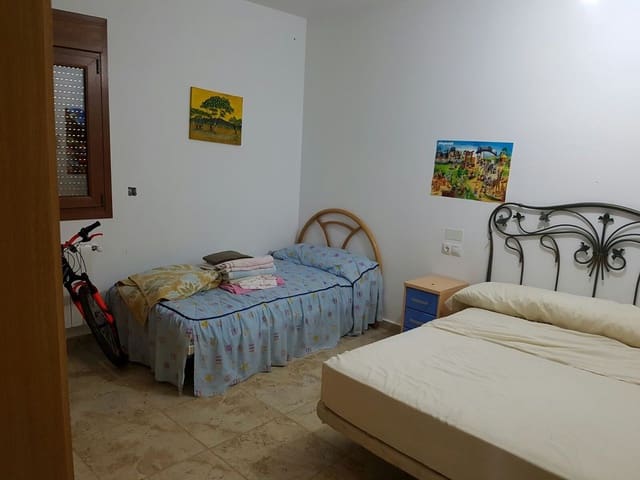 4 bedroom Villa for rent in Las Bayas, Elche / Elx with pool garage - € 1,800 (Ref: 4637766)