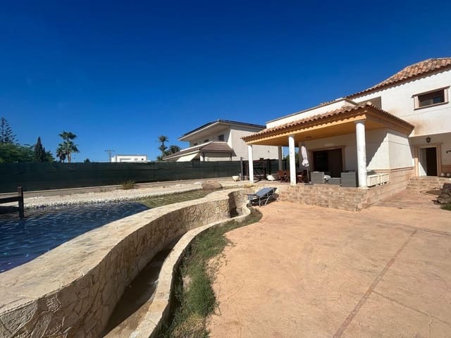 4 soveværelse Villa til leje i Las Bayas, Elche / Elx med swimmingpool garage - € 1.700 (Ref: 4637766)