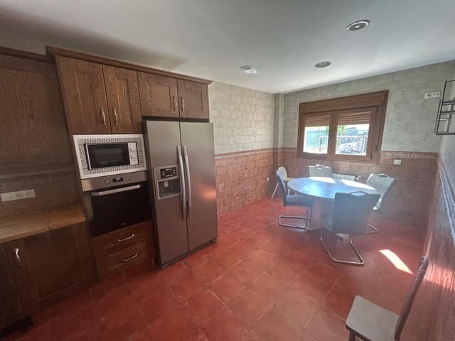 4 soveværelse Villa til leje i Las Bayas, Elche / Elx med swimmingpool garage - € 1.700 (Ref: 4637766)