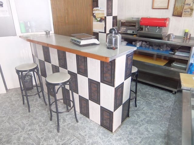 Commercial for sale in Almoradí - € 290,000 (Ref: 4700565)