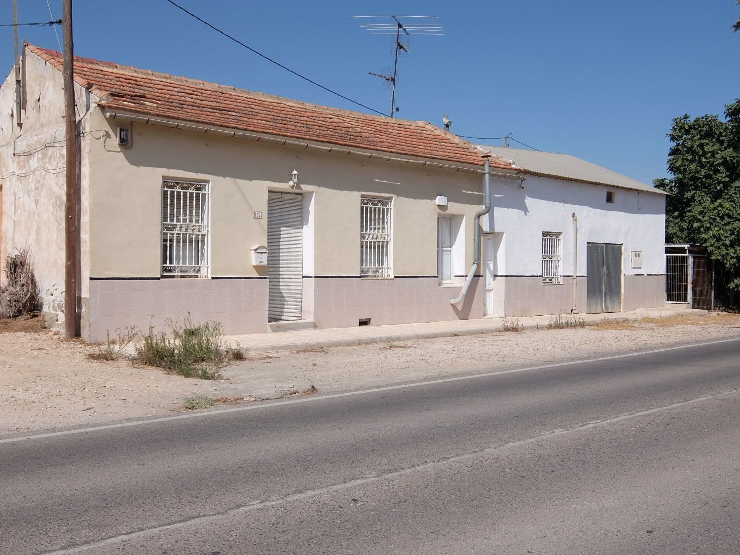 4 soveværelse Finca/Landehus til salg i Jacarilla med garage - € 220.000 (Ref: 5469540)