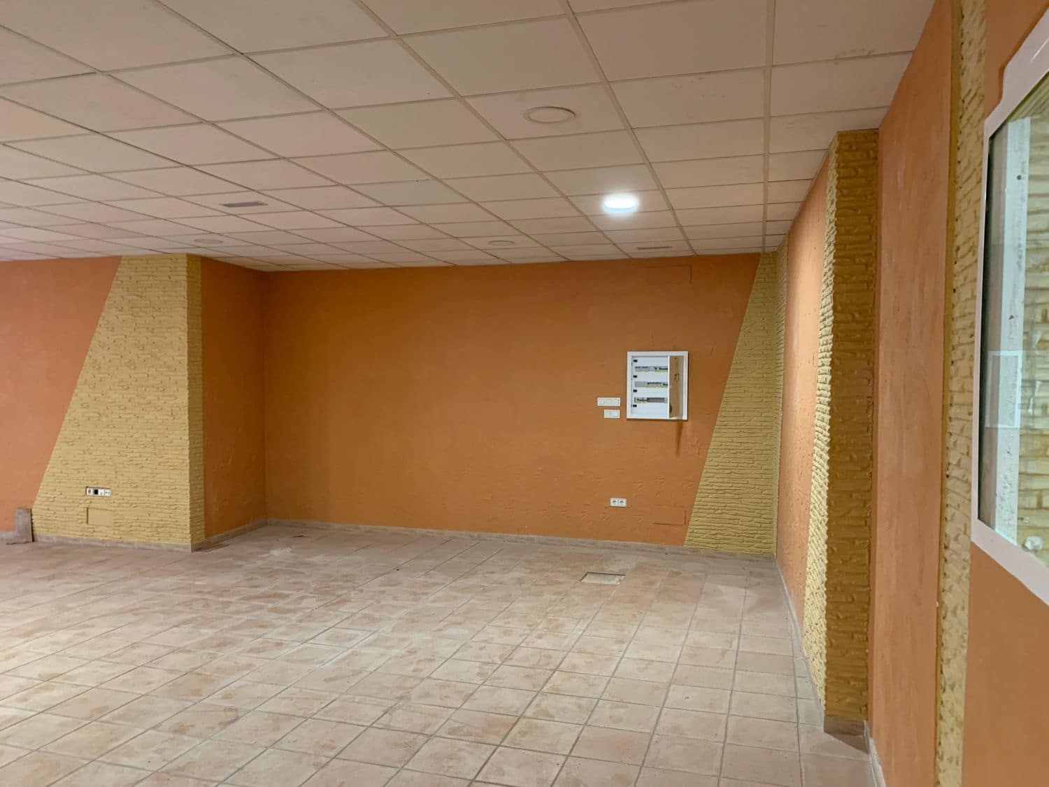 Commercial for sale in Rafal - € 180,000 (Ref: 6807865)