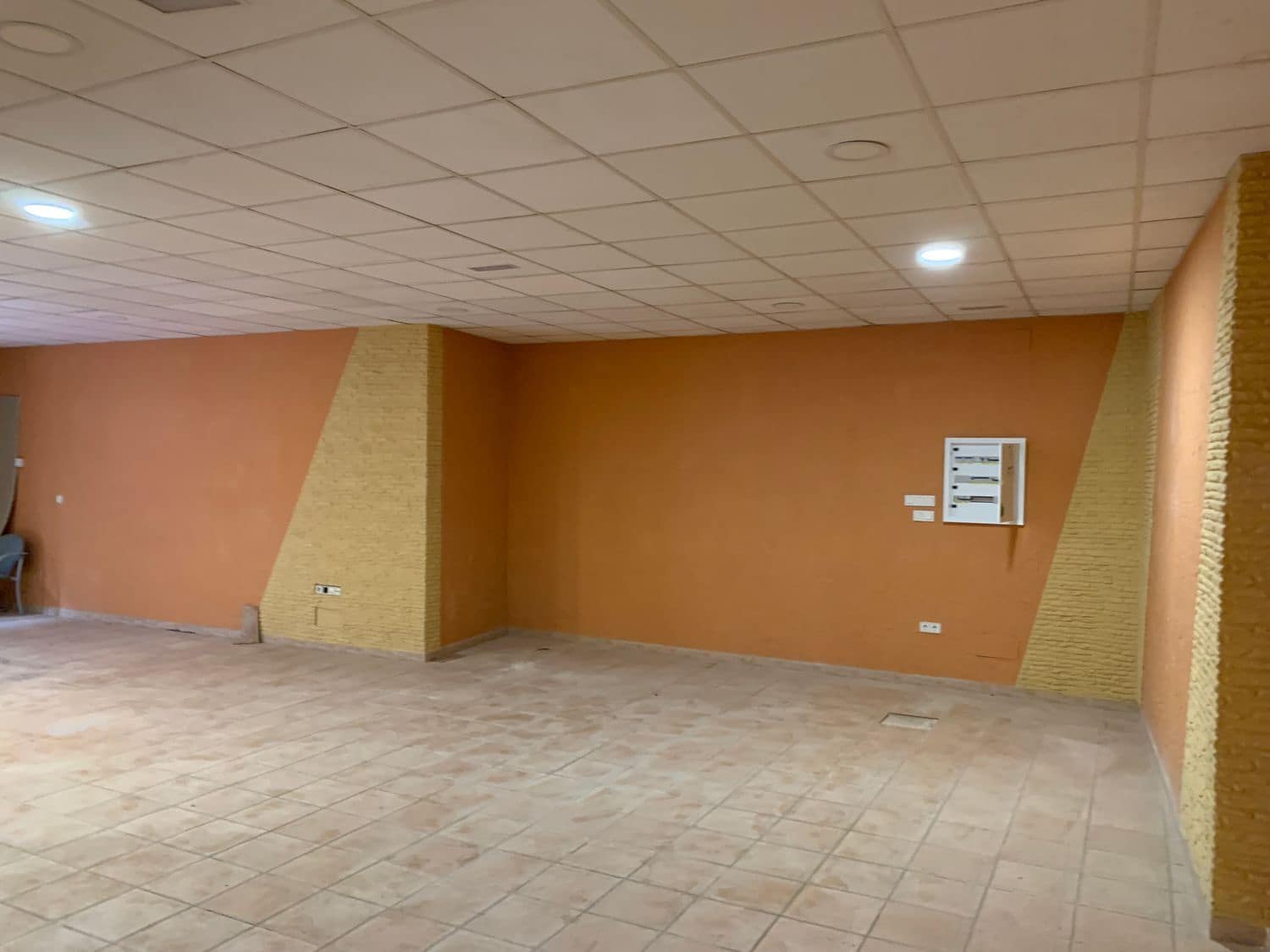 Commercial for sale in Rafal - € 180,000 (Ref: 6807865)