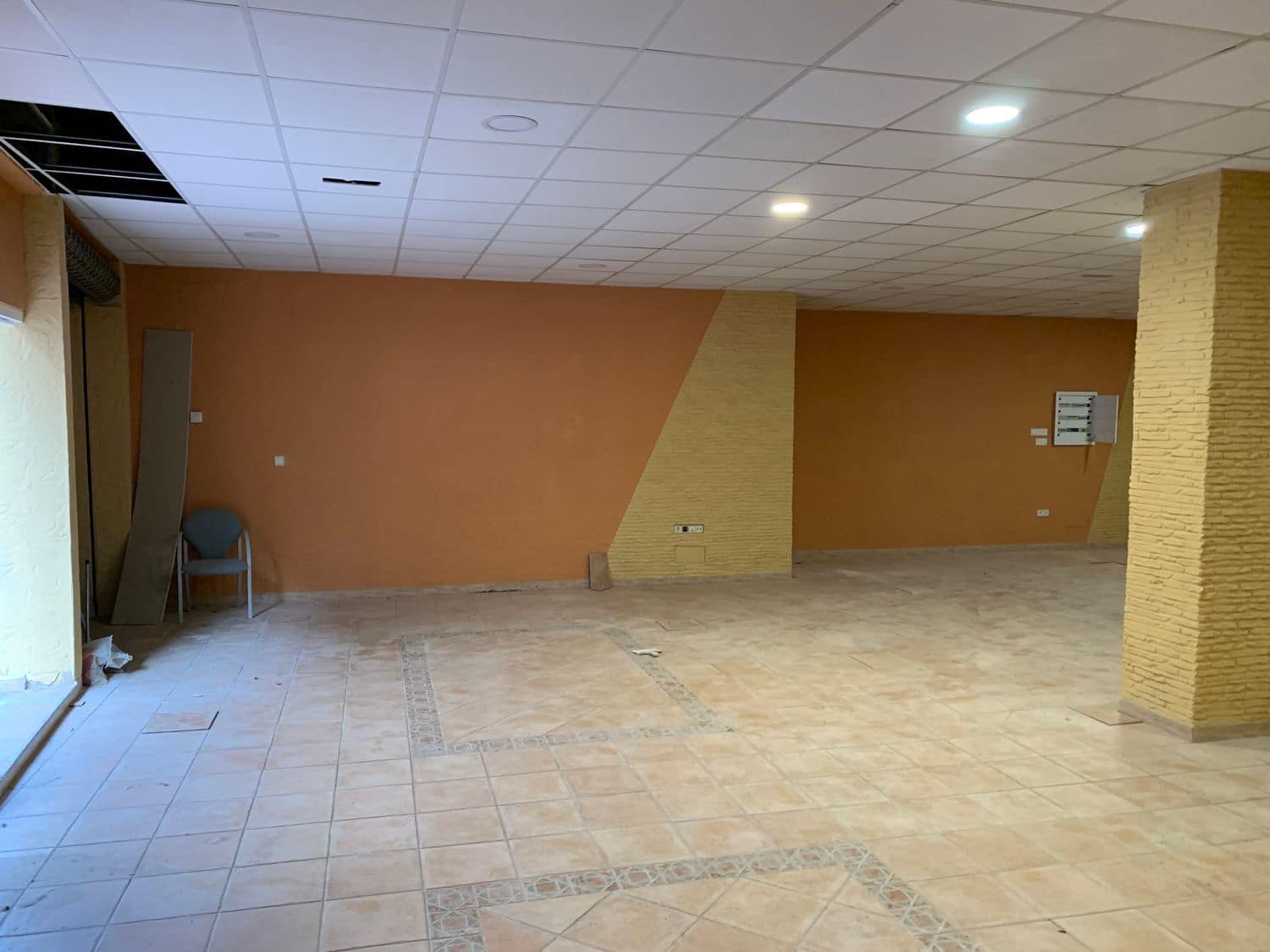 Commercial for sale in Rafal - € 180,000 (Ref: 6807865)