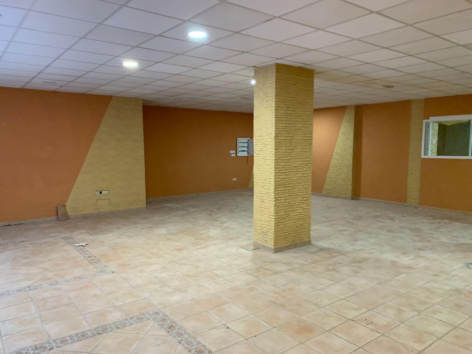 Commercial for sale in Rafal - € 180,000 (Ref: 6807865)