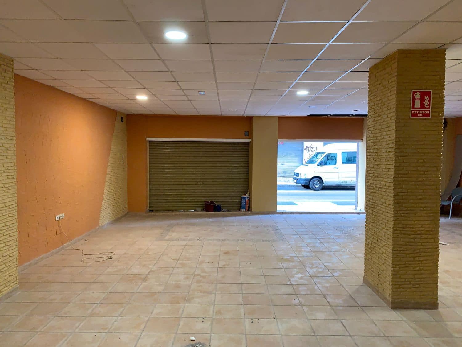 Commercial for sale in Rafal - € 180,000 (Ref: 6807865)