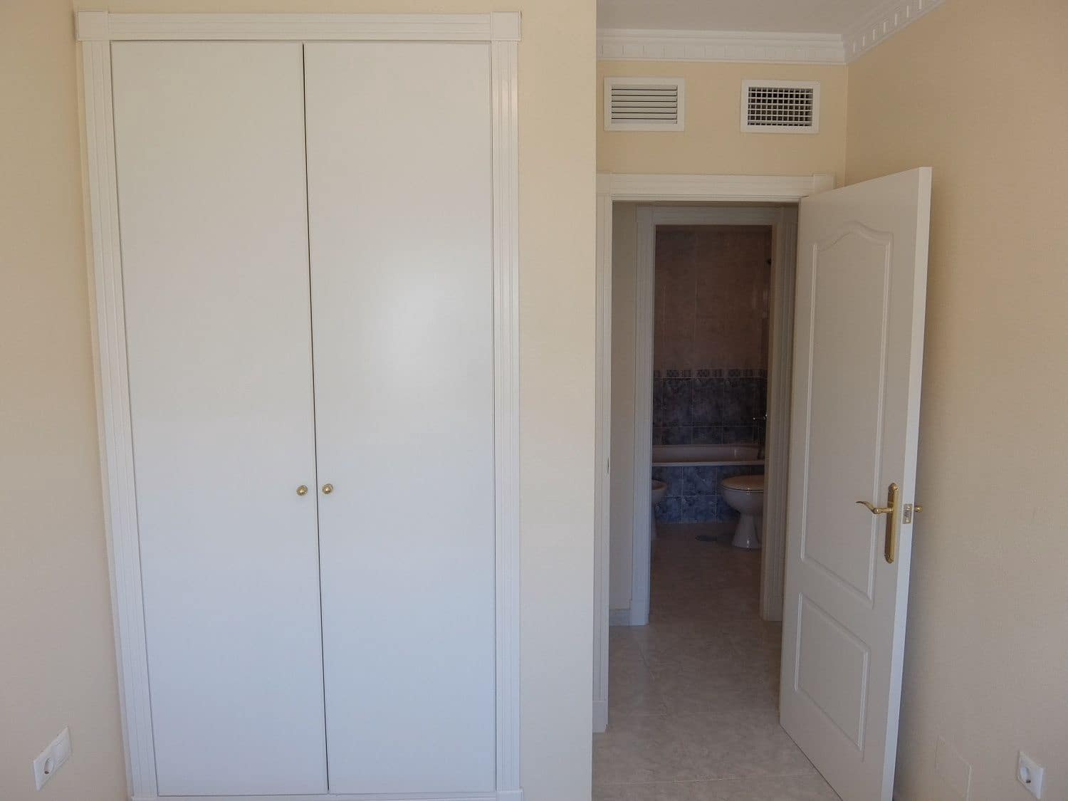 Appartement de 2 chambres à louer à Almoradi avec piscine garage - 600 € (Ref: 6874203)