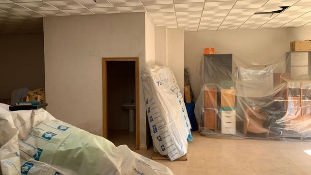 Commerciale da affittare in Catral - 500 € (Rif: 7422865)