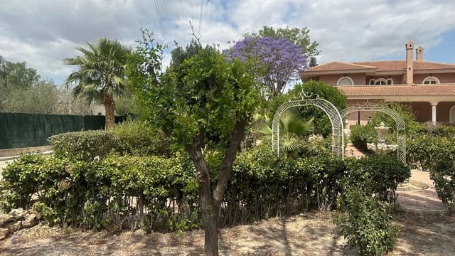 7 bedroom Villa for sale in Callosa de Segura with pool garage - € 559,000 (Ref: 7570066)