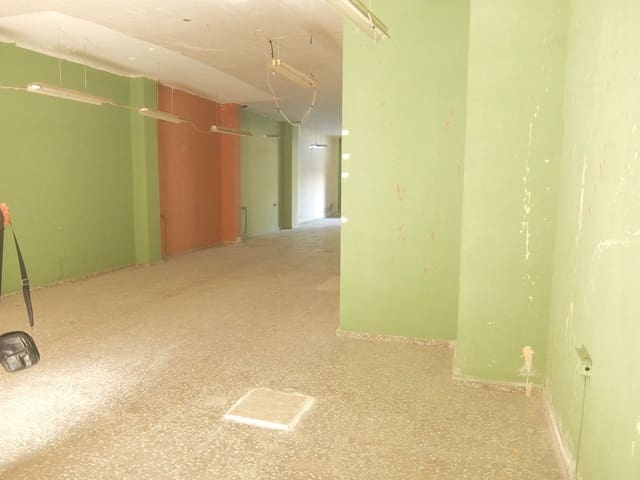 Commerciale in vendita in Rafal - 59.000 € (Rif: 7917986)