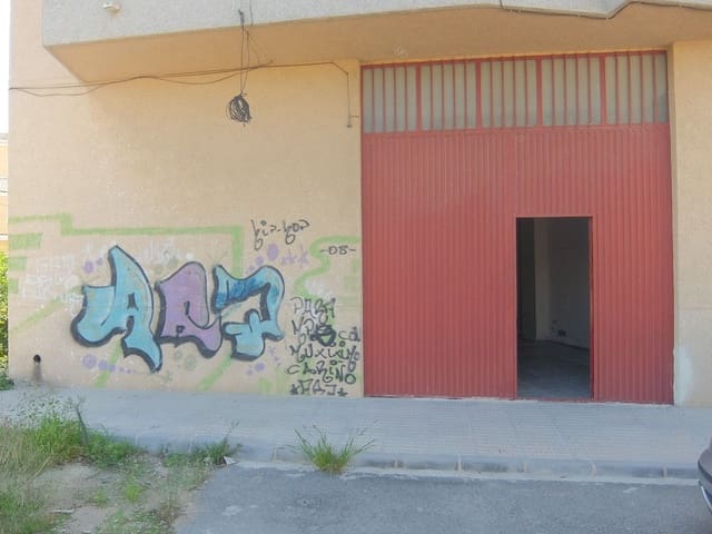 Commerciale in vendita in Rafal - 59.000 € (Rif: 7917986)