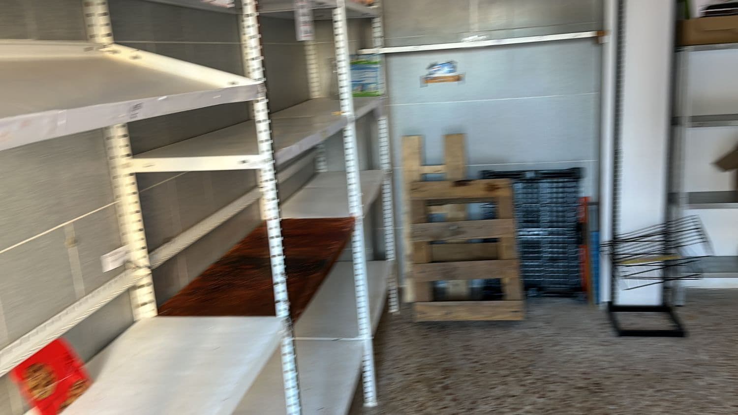 Kaupallinen vuokrattavana paikassa Guardamar del Segura mukana 
autotalli - 400 € (Ref: 8041444)
