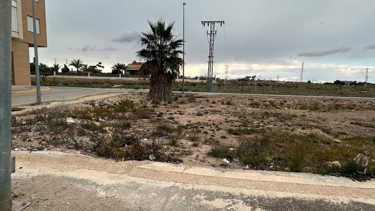 Mark till salu i Los Montesinos - 189 000 € (Ref: 8302399)