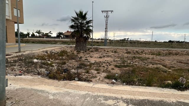 Grond te koop in Los Montesinos - € 189.000 (Ref: 8302399)