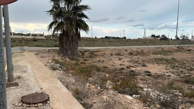 Grond te koop in Los Montesinos - € 189.000 (Ref: 8302399)