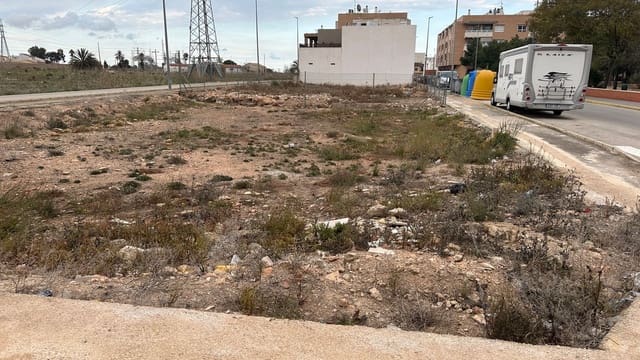 Grond te koop in Los Montesinos - € 189.000 (Ref: 8302399)