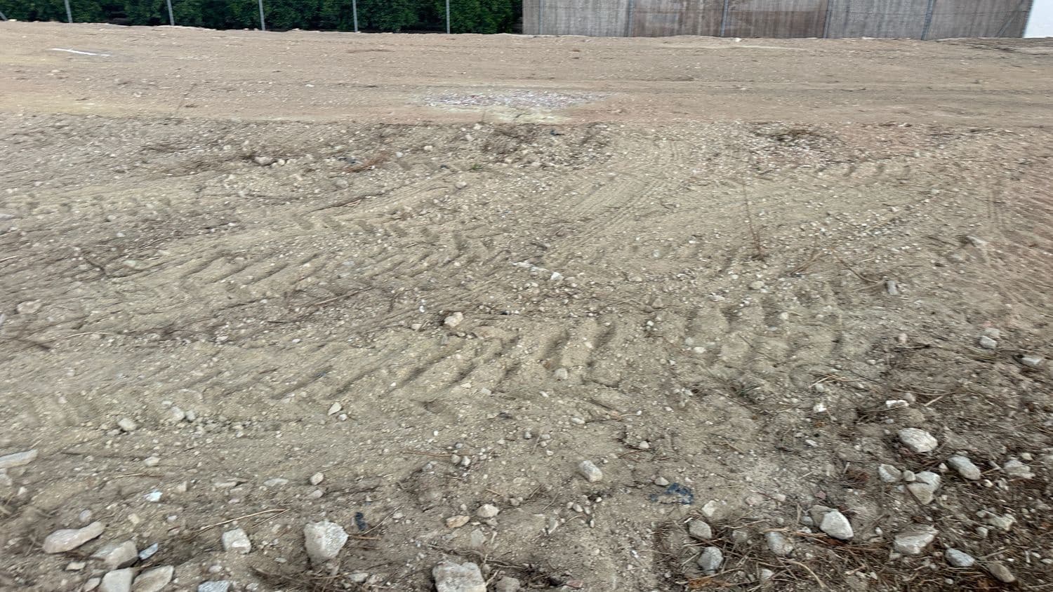 Grunde uden byggetilladelser til leje i Formentera del Segura - € 300 (Ref: 8370592)