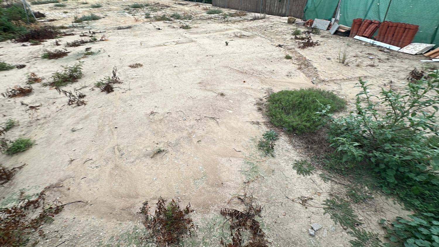 Grunde uden byggetilladelser til leje i Formentera del Segura - € 300 (Ref: 8370592)